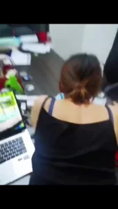 晚上同事都下班了 我还在办公室操老板秘书